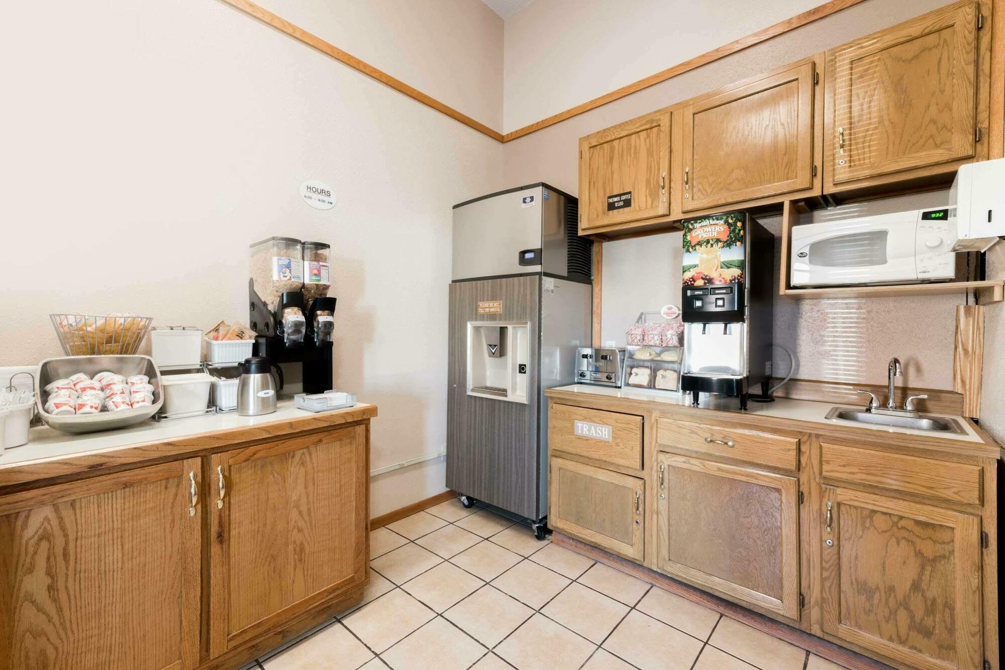 Super 8 By Wyndham Glendive Hotel Luaran gambar
